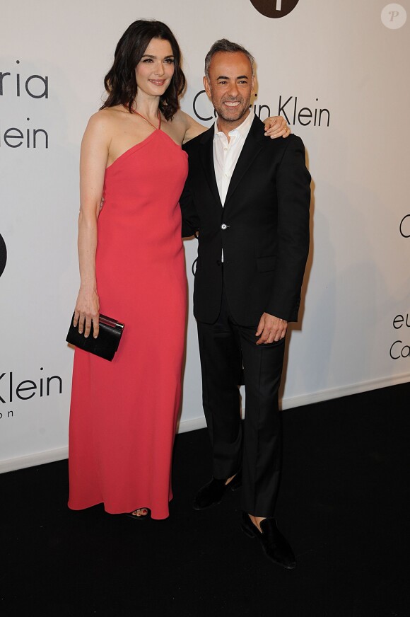 Rachel Weisz et Francisco Costa assistent à la soirée Calvin Klein, en marge du 68e Festival de Cannes. Cannes, le 18 mai 2015.