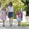 Jennifer Garner accompagne ses filles Violet et Seraphina à l'école. Santa Monica, le 20 mai 2015  