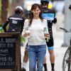 Jennifer Garner est allée se chercher un café à emporter chez Starbucks à Brentwood. Le 5 mai 2015  