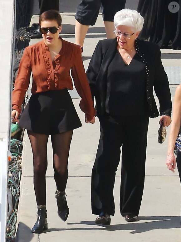 Tallulah Willis et sa grand-mère Marlene Willis - Les danseurs de "Dancing With The Stars" dans les studios de Hollywood, le 11 mai 2015 