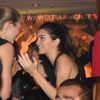 Semi-Exclusif - Kendall Jenner danse avec Cara Delevigne au VIPROOM à Cannes le 19 mai 2015 - 68 ème festival du Film de Cannes 2015