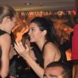  Semi-Exclusif - Kendall Jenner danse avec Cara Delevigne au VIPROOM &agrave; Cannes le 19 mai 2015 - 68 &egrave;me festival du Film de Cannes 2015 