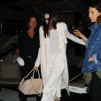  Kendall Jenner descend d'un yacht lors du 68 &egrave;me Festival International du Film de Cannes, le 19 mai 2015.&nbsp; 