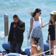  Kendall Jenner et Cara Delevingne &agrave; la plage du Martinez beach pendant le 68&egrave;me festival du film de Cannes, le 20 mai 2015 