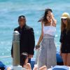 Kendall Jenner et Cara Delevingne à la plage du Martinez beach pendant le 68ème festival du film de Cannes, le 20 mai 2015
