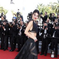 Cannes 2015 - Kendall Jenner : Sublime sur les marches, complice avec Cara