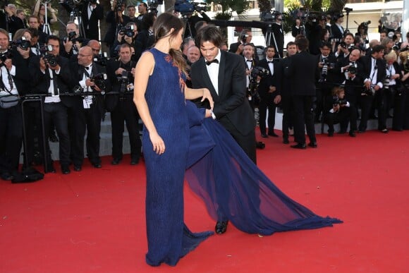 Nikki Reed et son galant époux Ian Somerhalder - Montée des marches du film "Youth" lors du 68e Festival International du Film de Cannes, le 20 mai 2015.