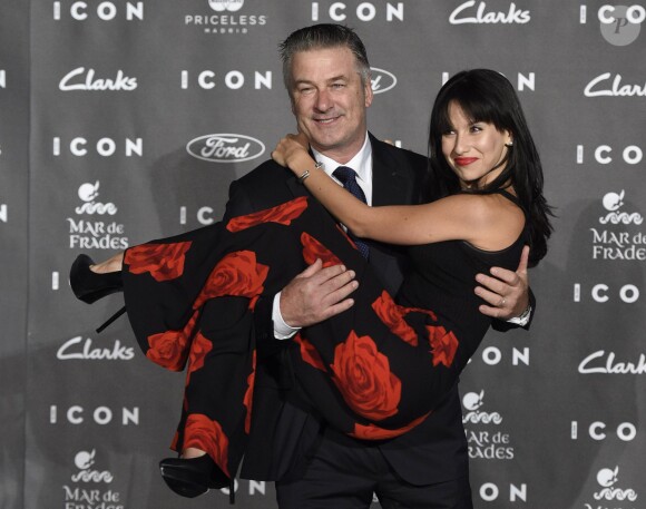 Alec Baldwin et sa femme Hilaria Thomas à la soirée Icon Awards à Madrid le 1 er octobre 2014.
