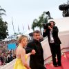 Charlize Theron et Sean Penn lors de la montée des marches du film "Mad Max : Fury Road" lors du Festival International du Film de Cannes, à Cannes le 14 mai 2015