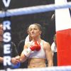 Myriam Lamarelors de la défense de son titre dans la catégorie super-légers face à Elena Tverkholev au Palais des Sports de Marseille, le 29 avril 2005