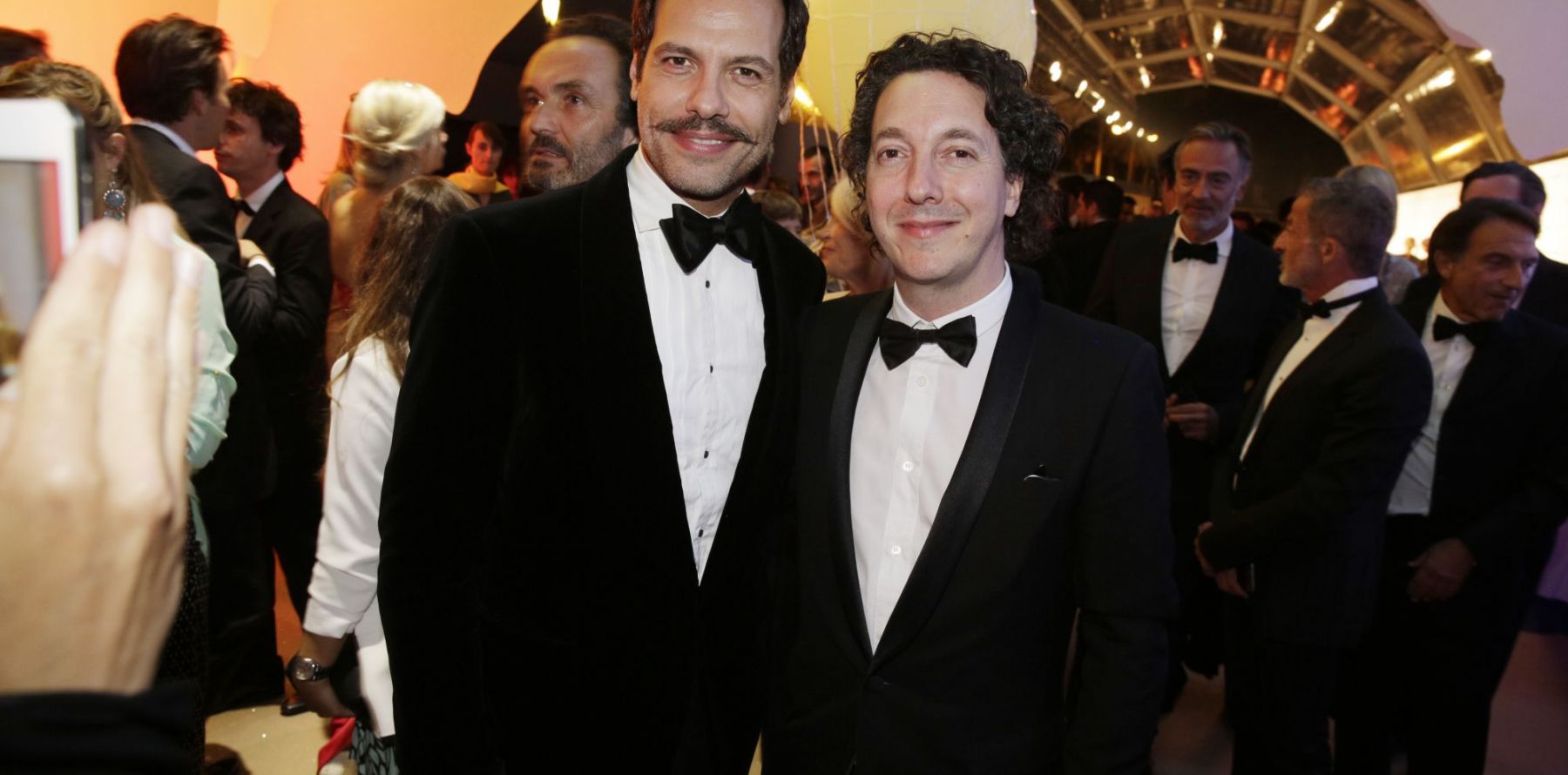 Qui Est Le Père De Laurent Lafitte Laurent Lafitte et sa drôle de moustache face à Guillaume Gallienne et