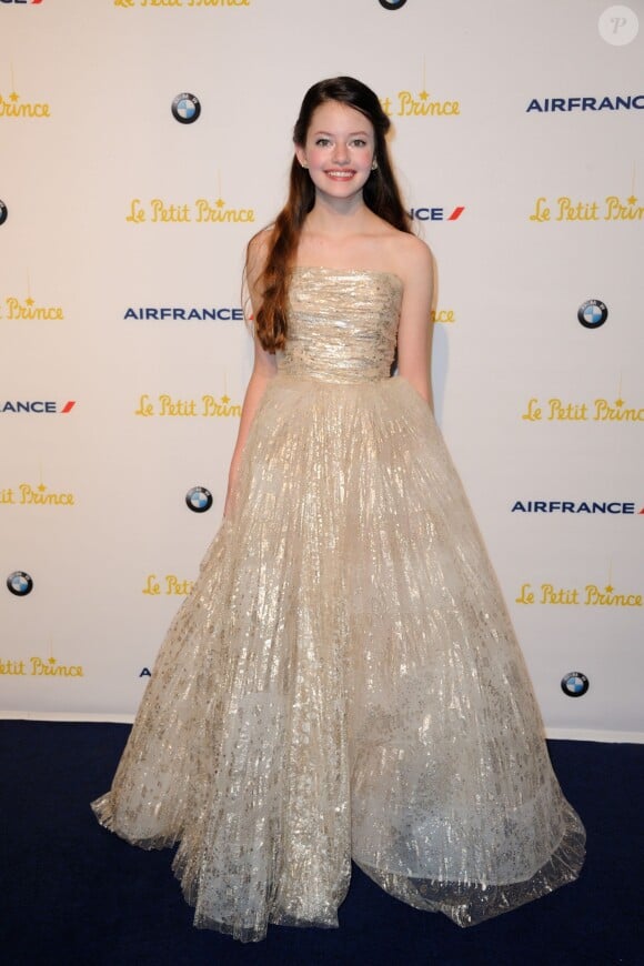 Mackenzie Foy (robe Oscar de la Renta) lors de la soirée "Le Petit Prince" sur le port de Cannes, le 22 mai 2015.