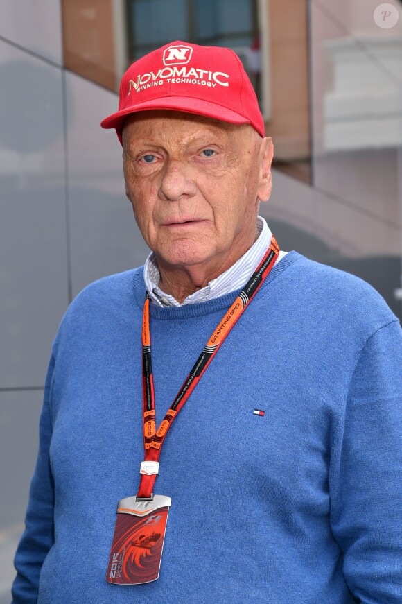 Niki Lauda dans le paddock du Grand Prix de Monaco durant les essais du 23 mai 2015