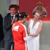Le prince Albert II de Monaco et une princesse Charlene très enthousiastes, secondés par Pierre et Andrea Casiraghi, présidaient la cérémonie du podium lors du 73e Grand Prix de Monaco le 24 mai 2015, remporté par Nico Rosberg devant Sebastian Vettel et Lewis Hamilton.