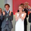 Le prince Albert II de Monaco et une princesse Charlene très enthousiastes, secondés par Pierre et Andrea Casiraghi, présidaient la cérémonie du podium lors du 73e Grand Prix de Monaco le 24 mai 2015, remporté par Nico Rosberg devant Sebastian Vettel et Lewis Hamilton.