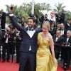 Un jeune homme demande en mariage sa compagne - Montée des marches du film "La Glace et le Ciel" pour la cérémonie de clôture du 68e Festival du film de Cannes, le 24 mai 2015.