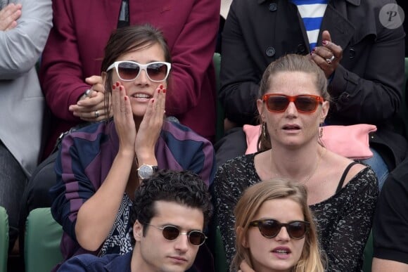 Marie Le Cam et Julie de Bona au second jour des Internationaux de Roland-Garros à Paris, le 25 mai 2015