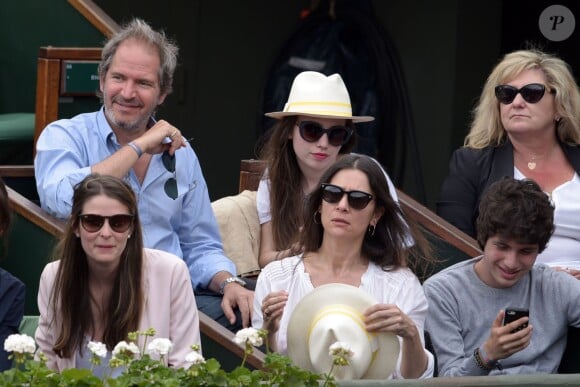 Christopher Thompson en famille au second jour des Internationaux de Roland-Garros à Paris, le 25 mai 2015