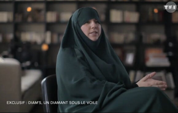 L'ex-rappeuse Mélanie Georgiadès, alias Diam's, interviewée dans le magazine d'information Sept à huit sur TF1, le dimanche 24 mai 2015.
