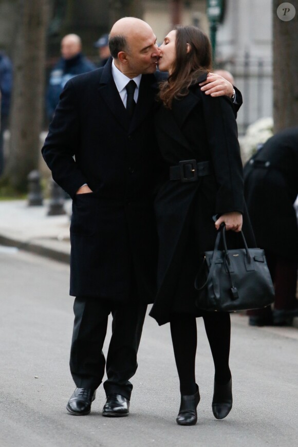 Exclusif - Pierre Moscovici et sa compagne Anne-Michelle Bastéri - Obsèques de Serge Moscovici au cimetière du Montparnasse à Paris, le 20 novembre 2014.