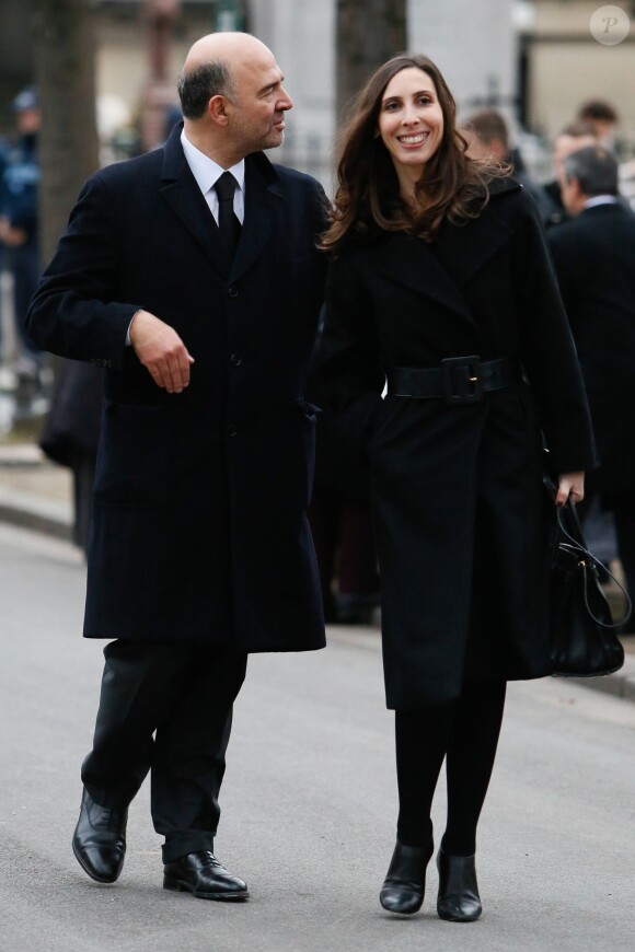 Exclusif - Pierre Moscovici et sa compagne Anne-Michelle Bastéri - Obsèques de Serge Moscovici au cimetière du Montparnasse à Paris, le 20 novembre 2014.