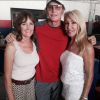 Bruce Jenner entouré se ses ex-femmes Linda Thompson et Chrystie Scott - photo publiée sur le compte Instagram de Linda Thompson le 29 avril 2015