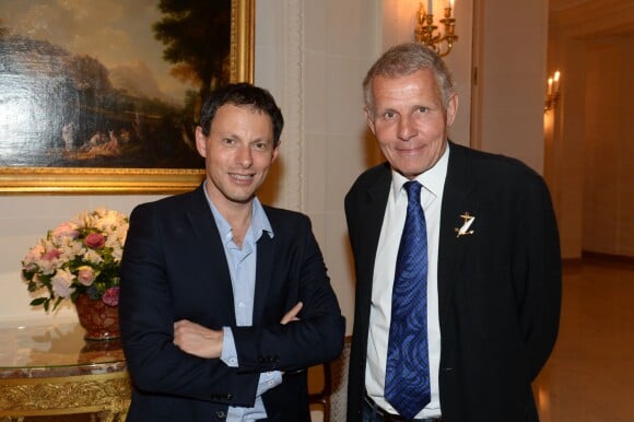 Patrick Poivre d'Arvor et Marc-Olivier Fogiel - Gala de charité annuel de la Fondation Maud Fontenoy à l'hôtel Bristol à Paris, le 4 juin 2015.