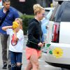 Britney Spears se rend dans un magasin Home Depot à Los Angeles, accompagnée de ses enfants Sean Preston et Jayden James, le jeudi 4 juin 2015.