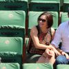 Jean Dujardin et sa compagne Nathalie Péchalat attendent la finale des Internationaux de France à Roland-Garros, le 7 juin 2015 à Paris