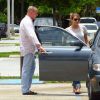Exclusif - Michael Lohan, le père de Lindsay Lohan va déjeuner avec des amies à Delray Beach, le 16 juillet 2014. La petite-amie de Michael, Kate Major est enceinte et en prison suite à son arrestation pour conduite en état d'ivresse!  