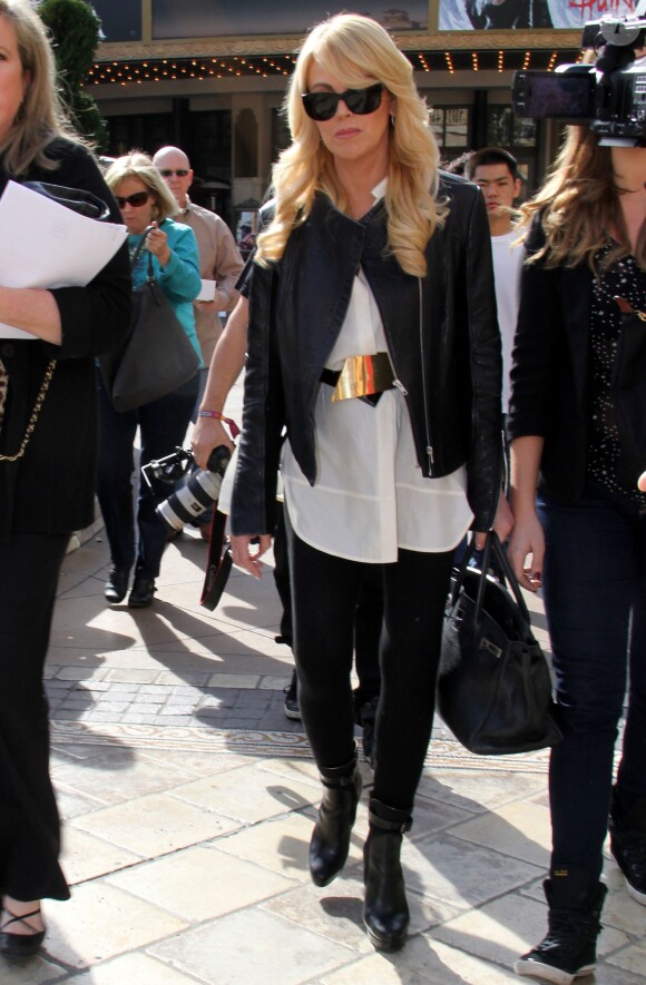 La mere de Lindsay Lohan, Dina, fait du shopping avec des amies a The Grove a Los Angeles. le 1er fevrier 2013  