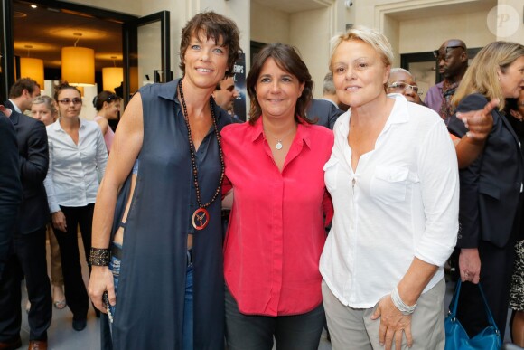 Anne Le Nen, Valérie Expert et Muriel Robin - Tournoi de babyfoot à l'occasion de la 7e coupe du monde de football féminin au Village by CA à Paris le 8 juin 2015.