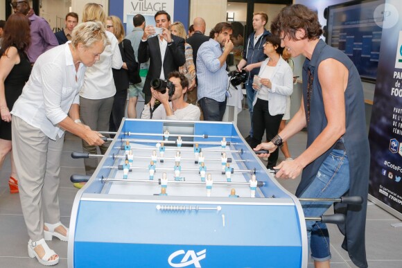 Muriel Robin et Anne Le Nen - Tournoi de babyfoot à l'occasion de la 7e coupe du monde de football féminin au Village by CA à Paris le 8 juin 2015.