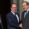 François Hollande et Michel Platini au Palais de l'Elysée à l'occasion de l'ouverture de la billetterie de l'Euro 2016, à Paris le 10 juin 2015