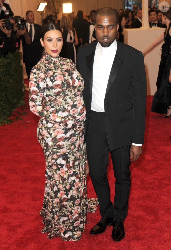 Kim Kardashian, enceinte, et Kanye West au Met Gala 2013. New York, le 6 mai 2013.