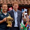 Le prince Harry donnait le 10 juin 2015 le coup d'envoi, au stade de Twickenham à Londres, du Trophy Tour, la tournée de la coupe Web Ellis à cent jours du Mondial de rugby 2015, en compagnie de Jonny Wilkinson et Will Greenwood.