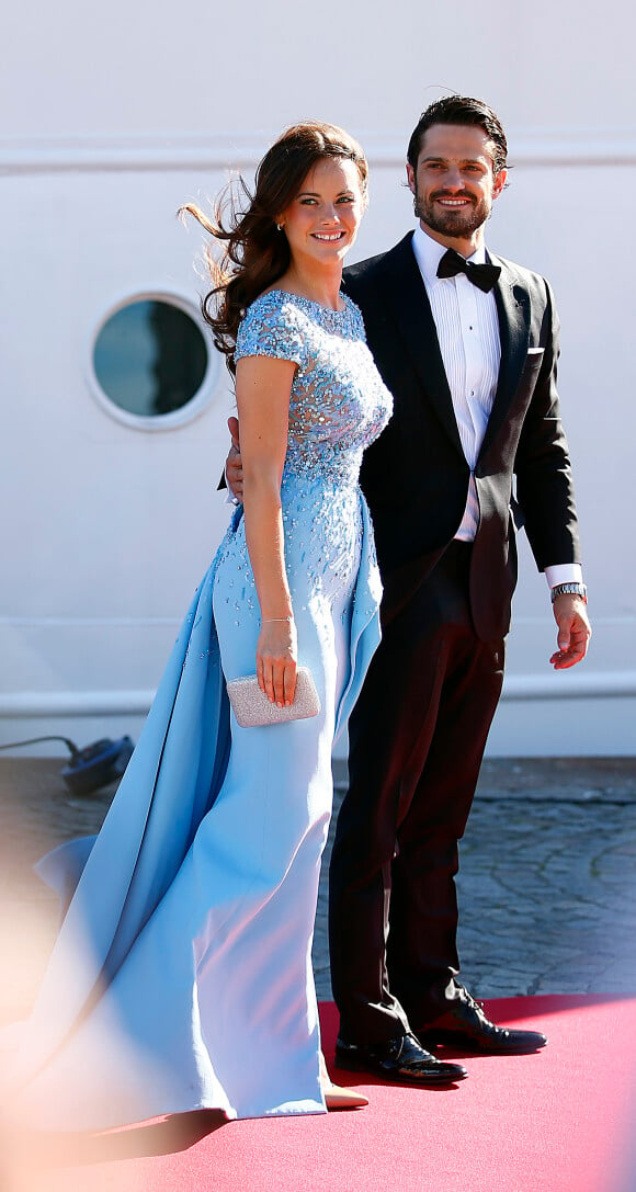 Le prince Carl Philip de Suède et Sofia Hellqvist - Arrivées au dîner à bord du S/S Stockholm la veille du mariage du prince Carl Philip de Suède et de Sofia Hellqvist à Stockholm le 12 juin 2015  Prince Carl Philip, Sofia Hellqvist Arrivals for the pre-wedding dinner - Royal wedding of Prince Carl Philip and Sofia Hellqvist in Stockholm, Sweden 2015-06-1212/06/2015 - Stockholm