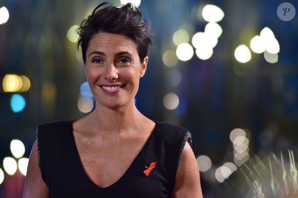 Exclusif - Alessandra Sublet au théâtre des Folies Bergère à Paris.