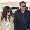 Quentin Tarantino et sa compagne Courtney Hoffman vont prendre l'avion à Los Angeles le 9 juin 2015.