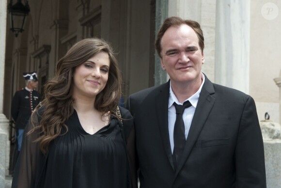 Quentin Tarantino et sa chérie Courtney Hoffman devant le palais du Quirinal à Rome le 12 juin 2015.