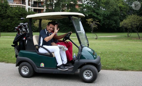 Dany Boon et Victor Dubuisson lors de la Mapauto Golf Cup au Old Course de Mandelieu-la-Napoule, le 12 juin 2015