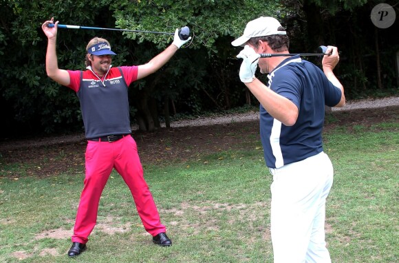 Dany Boon et Victor Dubuisson lors de la Mapauto Golf Cup au Old Course de Mandelieu-la-Napoule, le 12 juin 2015