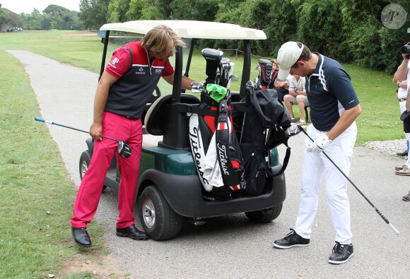 Dany Boon et Victor Dubuisson lors de la Mapauto Golf Cup au Old Course de Mandelieu-la-Napoule, le 12 juin 2015