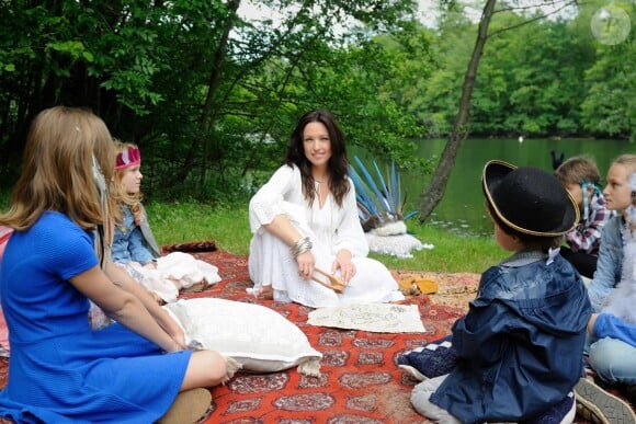 Natasha St Pier tourne le clip de la chanson Tous les Acadiens à Draveil le 3 juin 2015