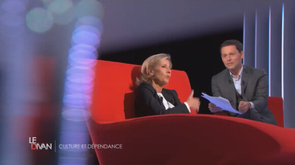 Marc-Olivier Fogiel et Claire Chazal, très émue, dans Le Divan sur France 3, le mardi 23 juin 2015.