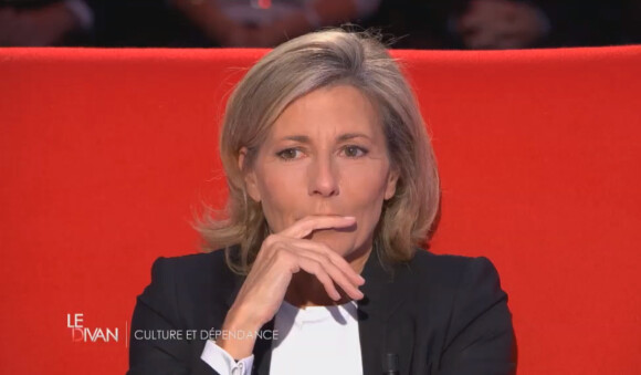 Claire Chazal, très émue, dans Le Divan de Marc-Olivier Fogiel sur France 3, le mardi 23 juin 2015.