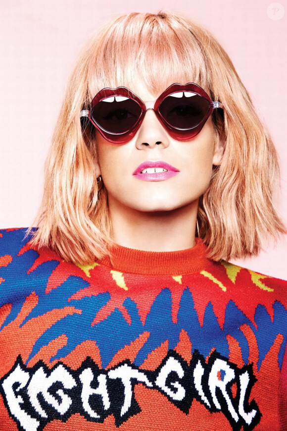 Lily Allen, blonde, pour la nouvelle campagne de lunettes de soleil du créateur Henry Holland, en mars 2015. 