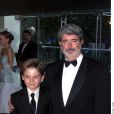  Jake Lloyd et George Lucas lors de la premi&egrave;re de Star Wars : La menace fant&ocirc;me, &agrave; Londres le 12 juillet 1999 