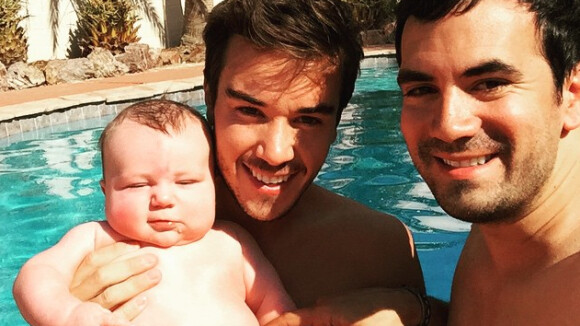 Alex Goude et son mari Romain : Tendres selfies avec leur fils Elliot