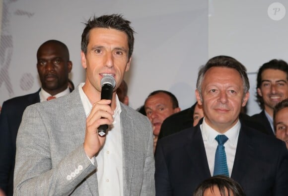 Tony Estanguet et Thierry Braillard lors de la cérémonie de coup d'envoi de la candidature de la France pour accueillir les Jeux olympiques de 2024 à la Maison du Sport Français à Paris le 23 juin 2015
